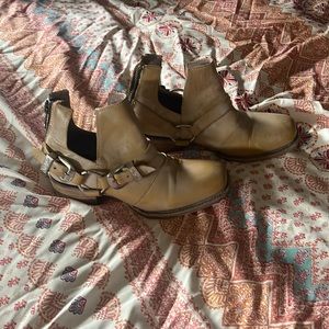 Freebird Truce size 8 boots